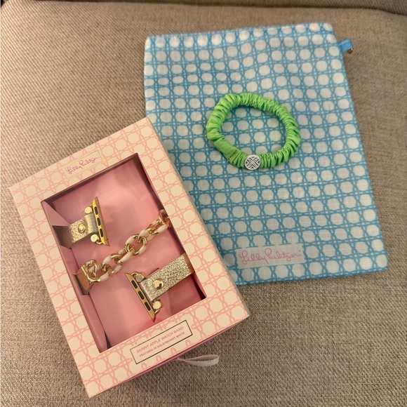 Lilly Pulitzer Accessories - Lilly Pulitzer Skinny Apple Watch Band in Gold and Resort White - New In Box